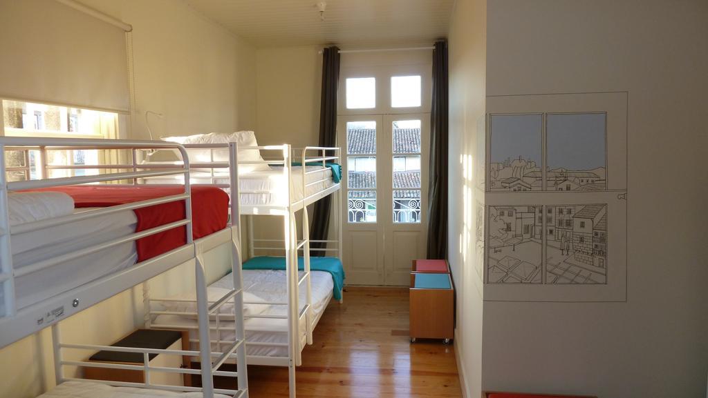 Santiago 31 Hostel Гимарайнш Экстерьер фото