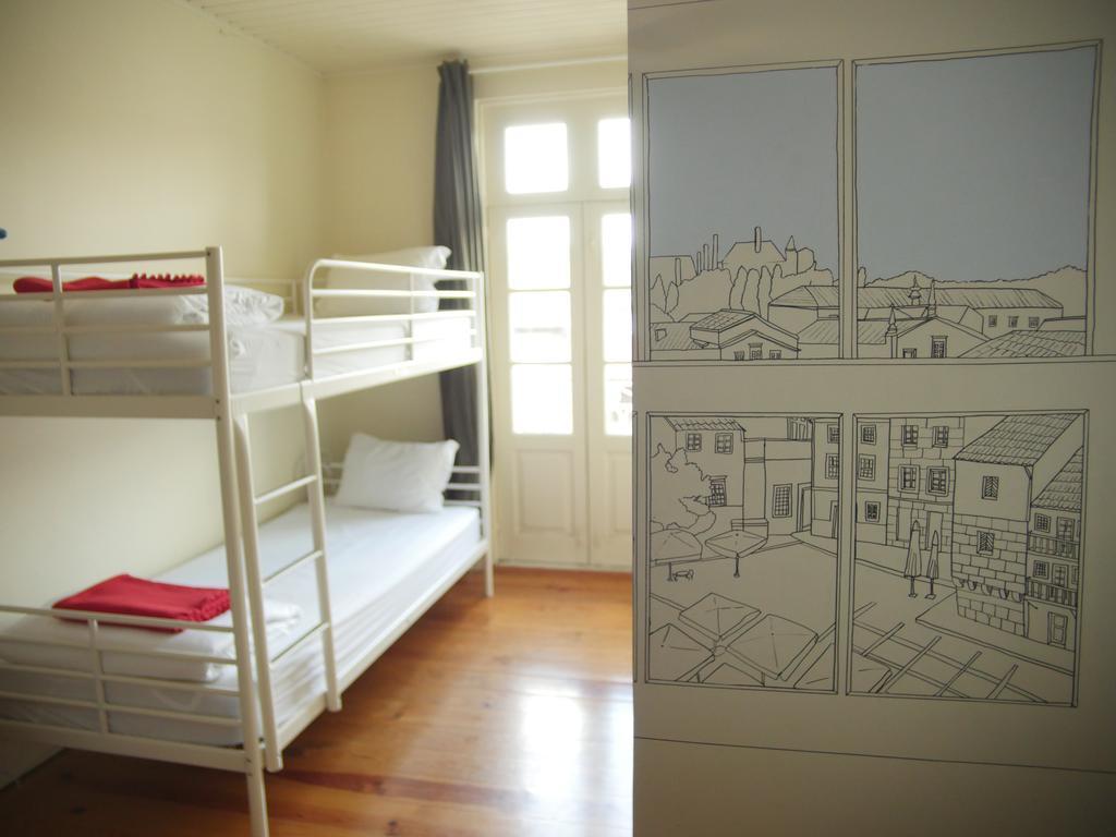 Santiago 31 Hostel Гимарайнш Экстерьер фото
