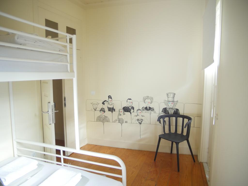 Santiago 31 Hostel Гимарайнш Экстерьер фото