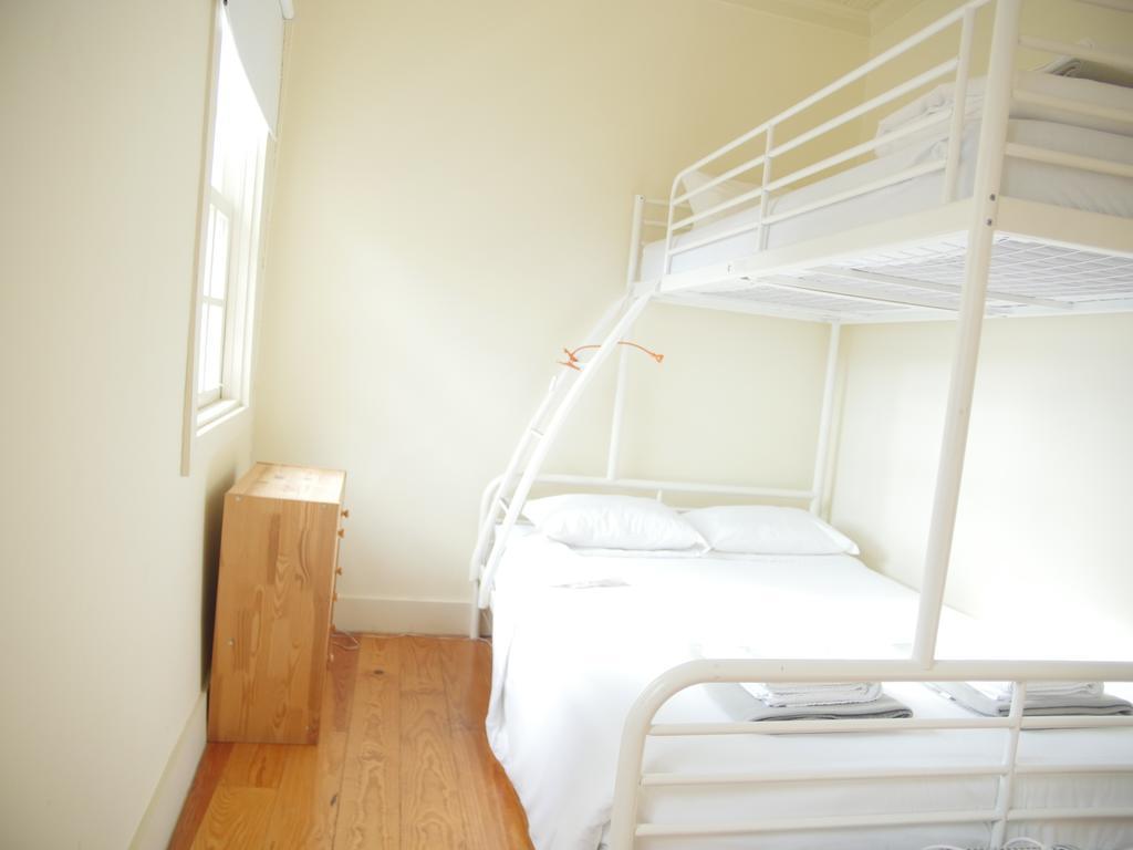 Santiago 31 Hostel Гимарайнш Экстерьер фото