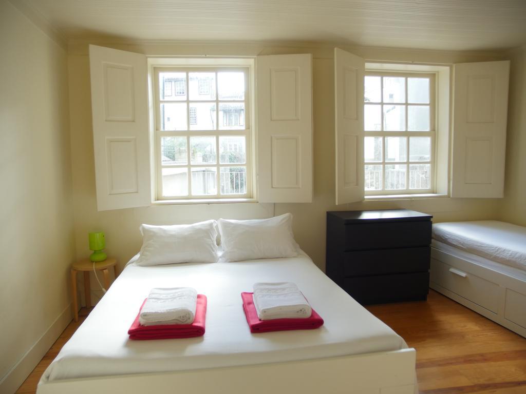 Santiago 31 Hostel Гимарайнш Экстерьер фото