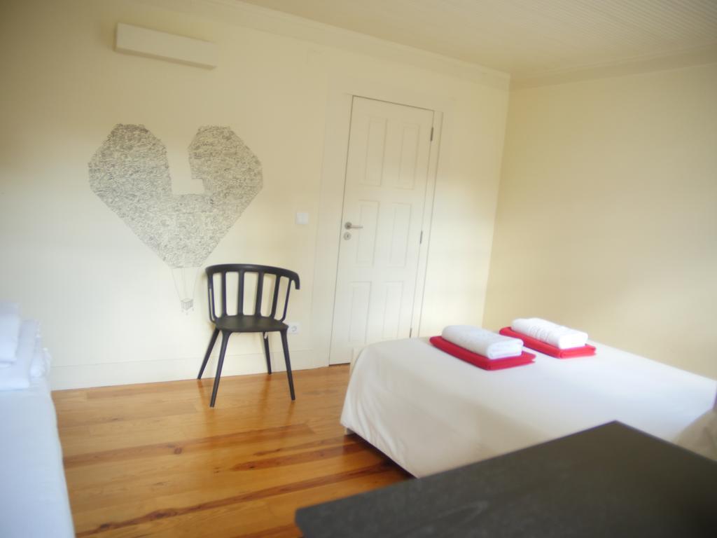 Santiago 31 Hostel Гимарайнш Экстерьер фото